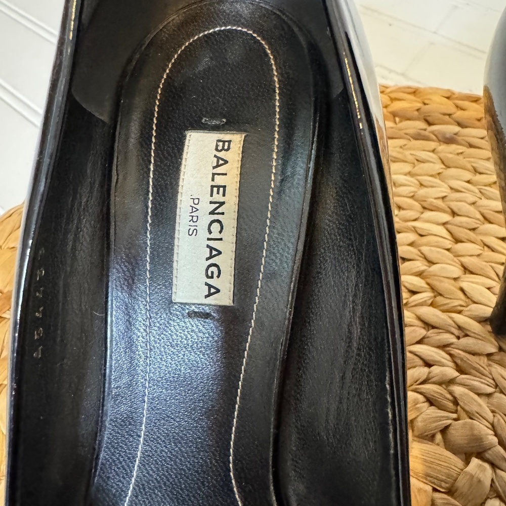 BALENCIAGA Tallon Slash Slanted Patent-Leather Heel Pumps - Black - Picture 5 of 12